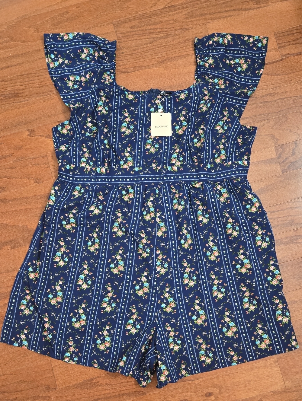 BloomChic Navy Floral Shorts Rompher NWT Size 18-20